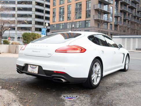 Used 2016 Porsche Panamera 4 image 7