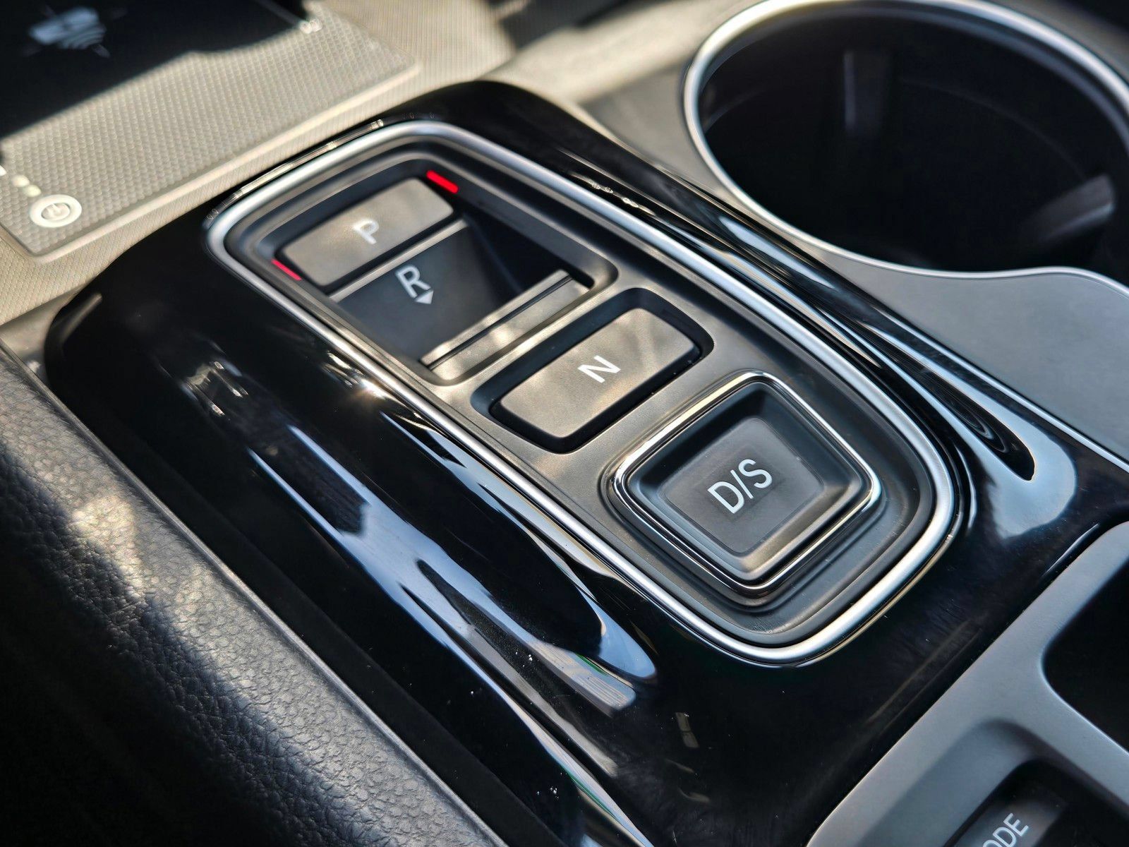 Certified 2025 Honda Pilot Black Edition image 23