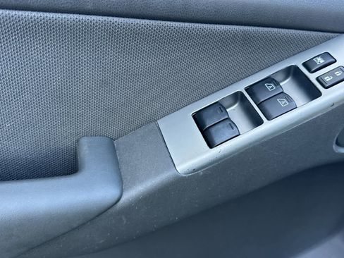 Used 2011 Nissan Pathfinder S w/ Protection Pkg image 13