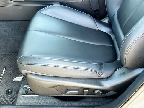 Used 2026 Subaru Outback Premium AWD/4WD image 19