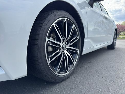 Used 2019 Toyota Avalon Touring w/ Advanced Safety Package FWD image 18