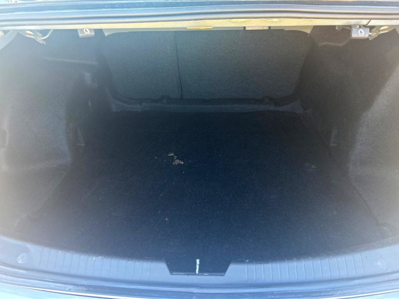 Used 2017 Chevrolet Malibu LT FWD image 21