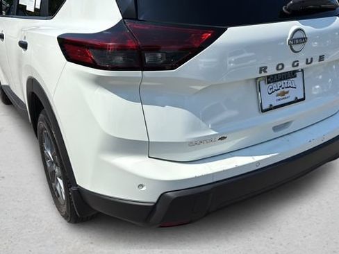 Used 2025 Nissan Rogue S FWD image 36
