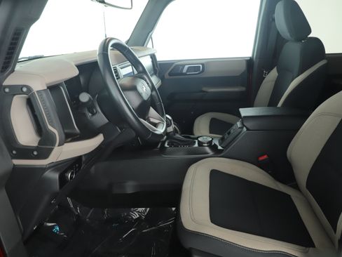 Certified 2023 Ford Bronco Big Bend w/ Sasquatch Package image 24