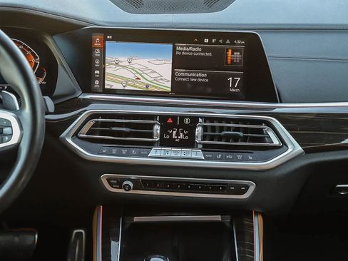 Used 2023 BMW X5 xDrive40i w/ M Sport Package image 13