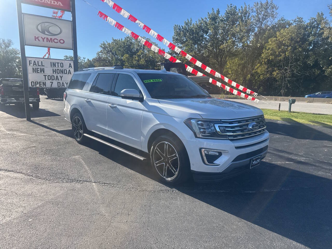 Used 2019 Ford Expedition Max Limited w/ Special Edition Package AWD/4WD image 4