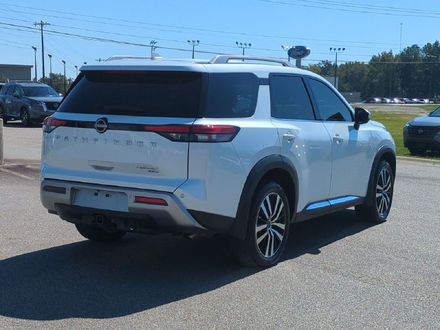 Used 2025 Nissan Pathfinder Platinum AWD/4WD image 3
