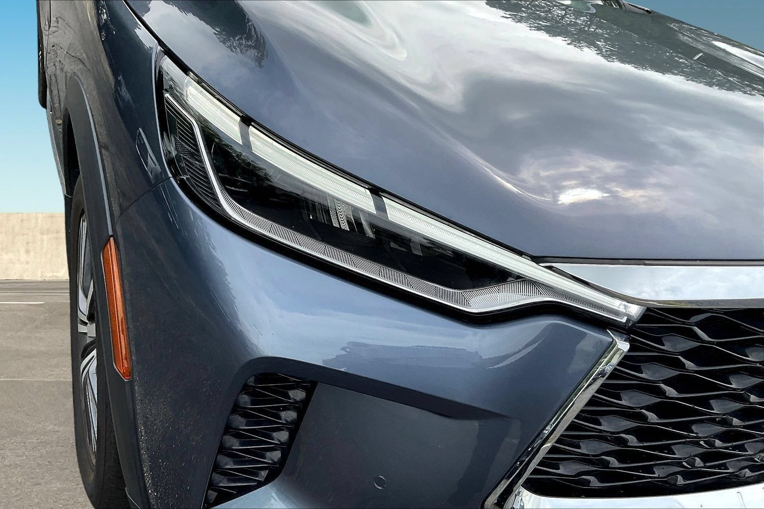 Certified 2023 INFINITI QX60 Sensory w/ Vision Package AWD/4WD image 31