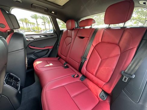 Used 2026 Porsche Macan AWD/4WD image 37