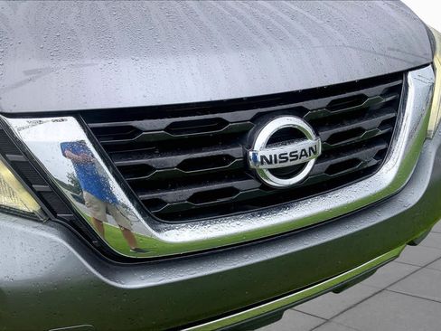 Used 2017 Nissan Pathfinder S FWD image 29