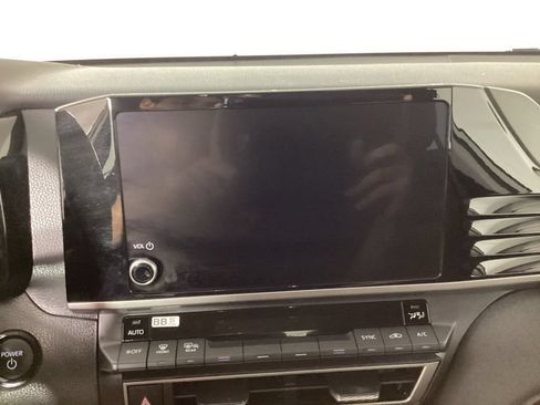 Used 2025 Toyota Camry LE FWD image 18