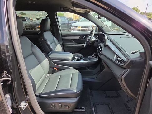 Certified 2025 Buick Enclave Preferred FWD image 29