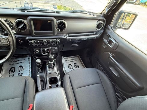 Used 2021 Jeep Wrangler Unlimited Sport AWD/4WD image 25