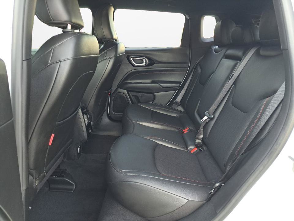 Used 2025 Jeep Compass Trailhawk AWD/4WD image 15
