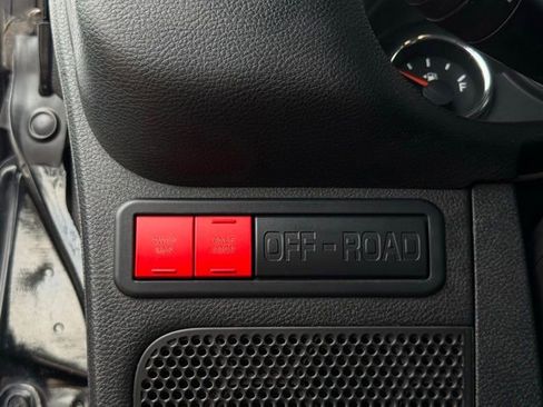 Used 2016 Jeep Wrangler Unlimited Rubicon AWD/4WD image 12