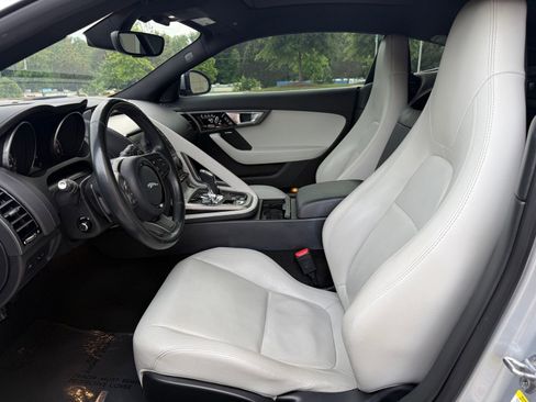 Used 2017 Jaguar F-TYPE Coupe RWD image 33