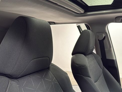 Certified 2021 Toyota RAV4 XLE image 19