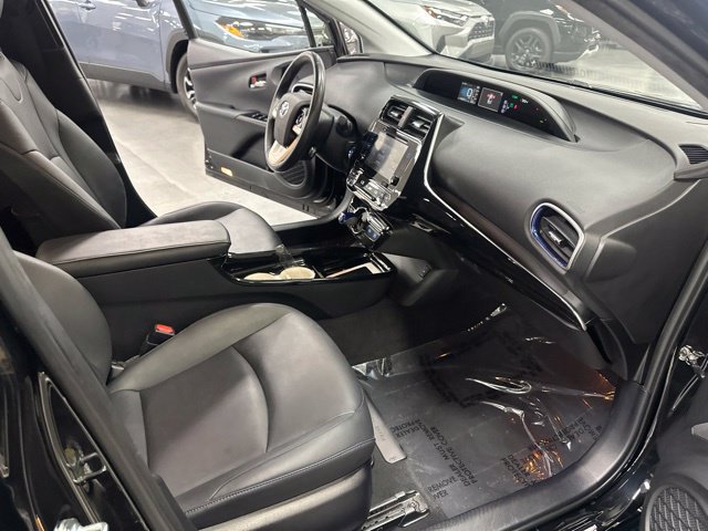 Used 2016 Toyota Prius Four Touring FWD image 18