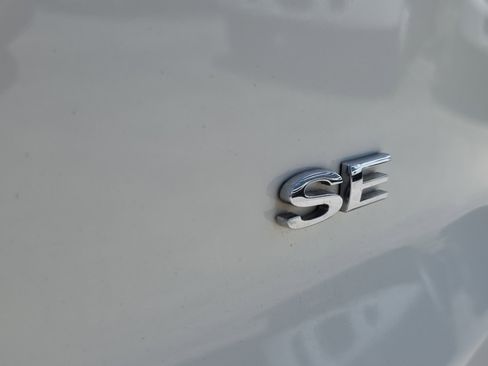 Used 2021 Ford EcoSport SE w/ SE Convenience Package FWD image 11
