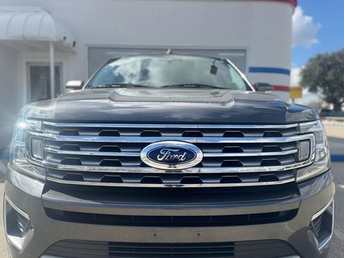 Used 2020 Ford Expedition Limited image 10