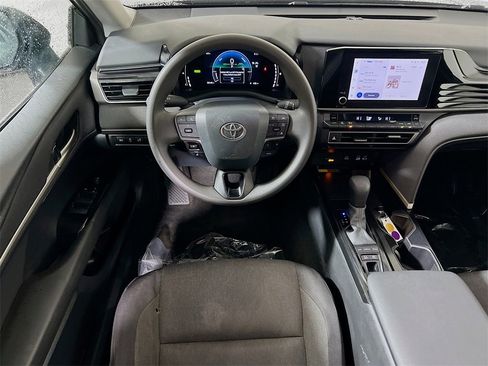 Used 2025 Toyota Camry LE image 20