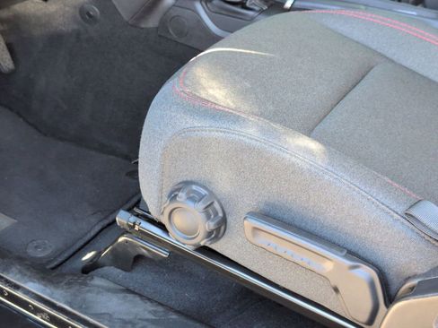 Used 2025 Jeep Wrangler Unlimited Rubicon image 14