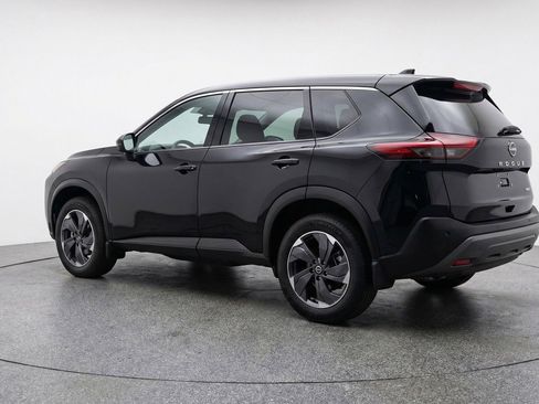 Used 2025 Nissan Rogue SV image 6