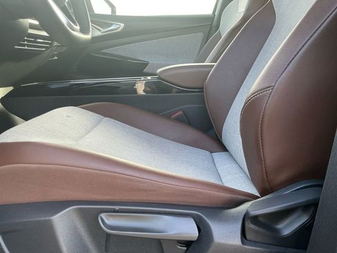 Used 2023 Volkswagen ID.4 Pro image 24