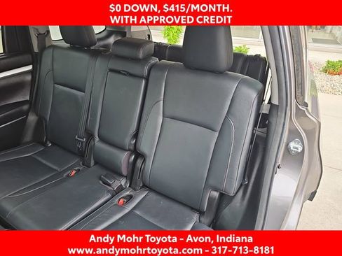 Used 2017 Toyota Highlander XLE FWD image 28