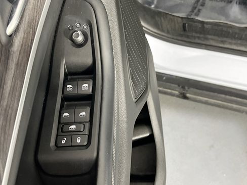 Used 2023 Jeep Grand Cherokee Limited AWD/4WD image 18