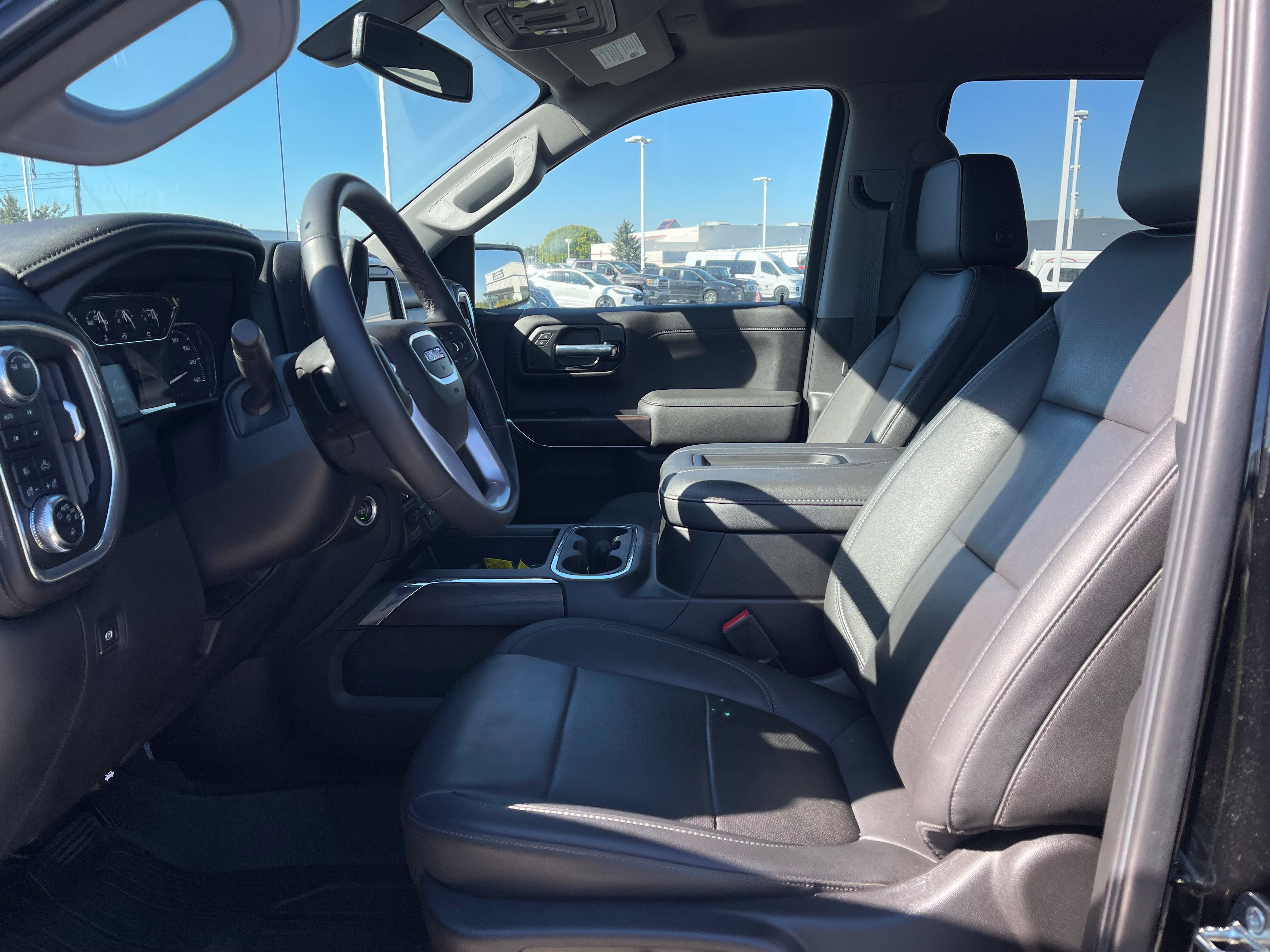 Used 2022 GMC Sierra 1500 SLT w/ SLT Premium Package AWD/4WD image 13