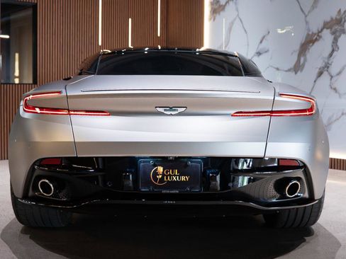 Used 2024 Aston Martin DB12 Coupe RWD image 6