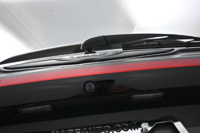 Used 2025 Chrysler Pacifica Limited FWD image 26
