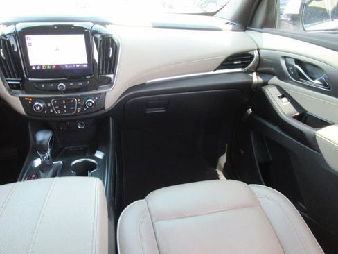 Certified 2023 Chevrolet Traverse Premier FWD image 14