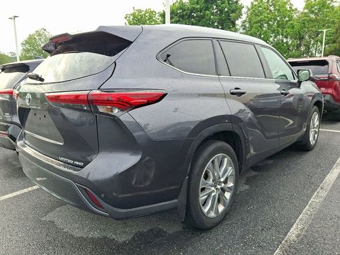 Used 2023 Toyota Highlander Limited AWD/4WD image 5
