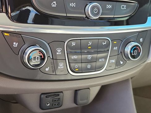Used 2020 Chevrolet Traverse Premier w/ LPO, Floor Liner Package FWD image 30