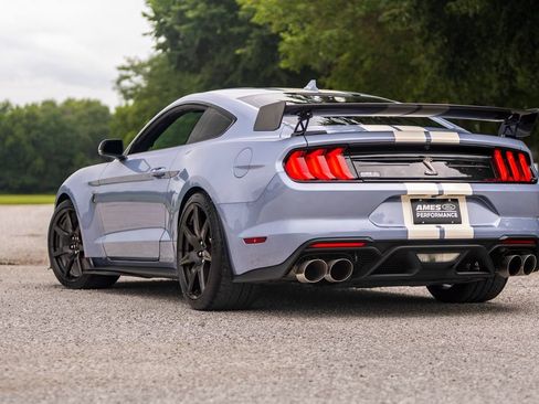 Used 2022 Ford Mustang Shelby GT500 w/ Carbon Fiber Track Pack RWD image 40