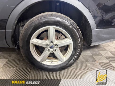 Used 2016 Ford Explorer XLT w/ Equipment Group 202A AWD/4WD image 23