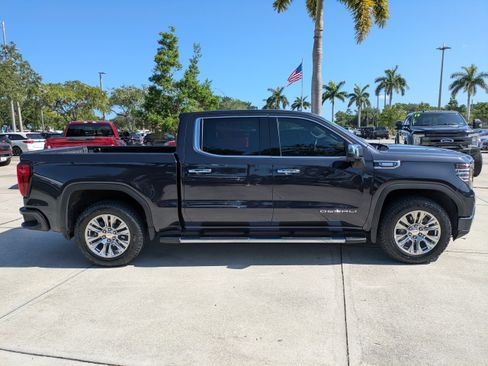 Used 2025 GMC Sierra 1500 Denali w/ Technology Package AWD/4WD image 3