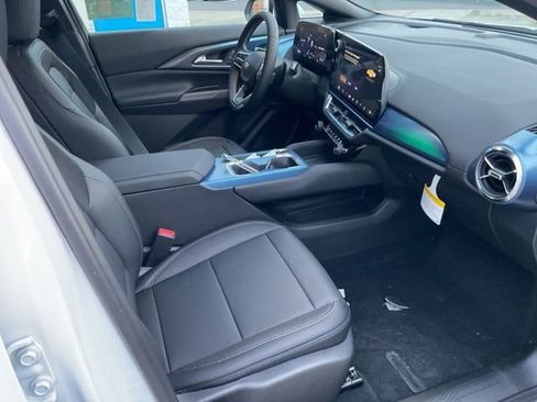 New 2026 Chevrolet Equinox EV LT image 27