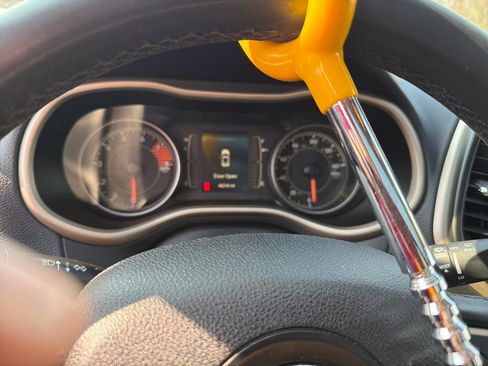 Used 2016 Jeep Cherokee Latitude w/ Comfort/Convenience Group image 7