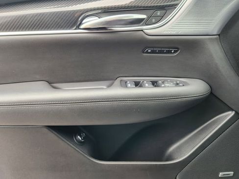 Used 2024 Cadillac XT6 Sport image 24