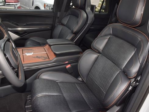 New 2025 Lincoln Navigator L Black Label AWD/4WD image 45