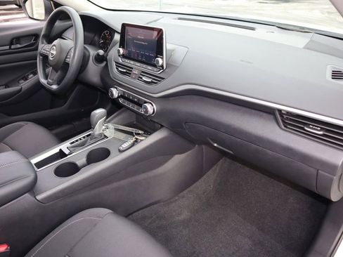 Certified 2025 Nissan Altima 2.5 S FWD image 23