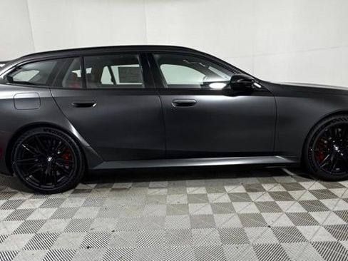 New 2026 BMW M5 Touring image 8