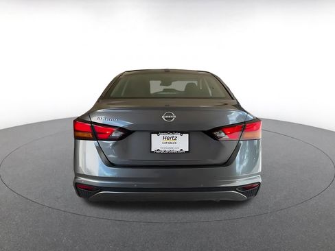 Used 2025 Nissan Altima 2.5 SV FWD image 12