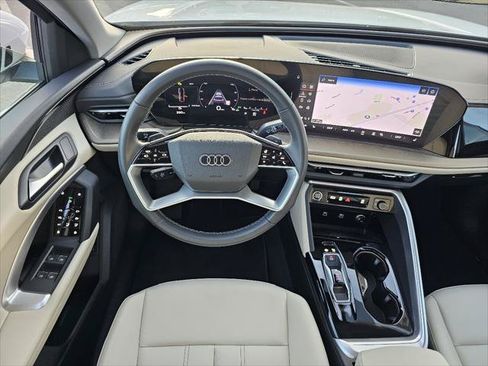 Certified 2025 Audi Q5 Premium w/ Convenience Package AWD/4WD image 5