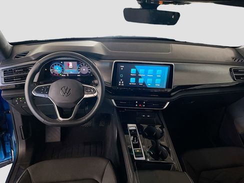 Used 2024 Volkswagen Atlas Cross Sport SE w/ Panoramic Sunroof Package FWD image 23
