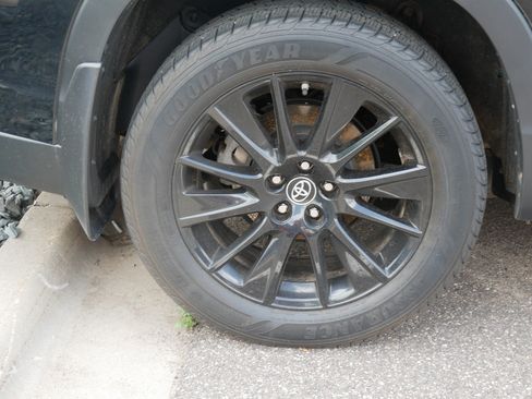 Used 2019 Toyota Highlander SE AWD/4WD image 5