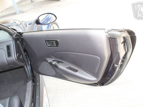 Used 2001 Chrysler Prowler RWD image 18
